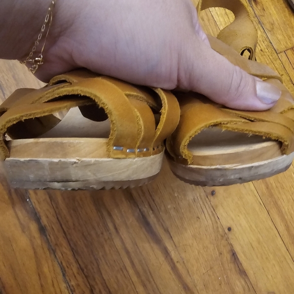 MIA Dream Weaver Strappy Woven Clog Sandals Size 39 RUN SMALL - Picture 2 of 4